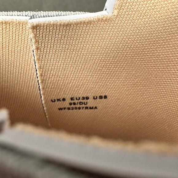 Hunter Chelsea Waterproof Boots Sz 8 - Picture 4 of 7